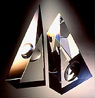 Серебряные пирамиды, 1992, оптич. стекло, шлифование, 260х360х60 Частная коллекция 