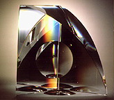 Сектор, 1990, оптич. стекло, шлифование, 130х140х80 Собственность автора 